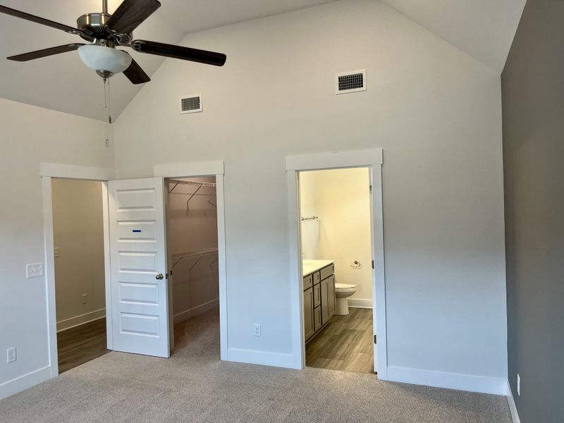 Spacious, unfurnished interior of a new home in Brewer Point, Murfreesboro (Image 17).