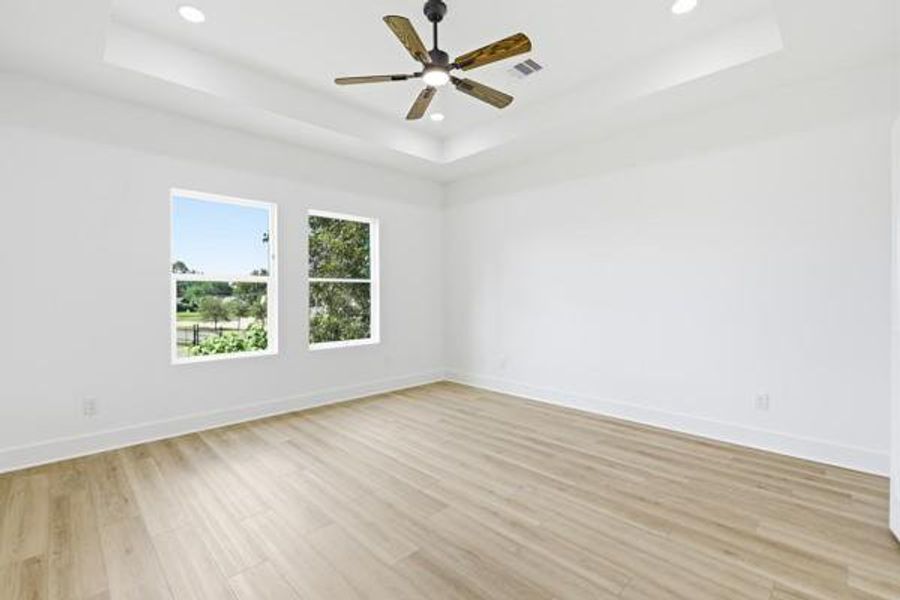 Spacious, unfurnished interior of a new home in , Houston (Image 13).