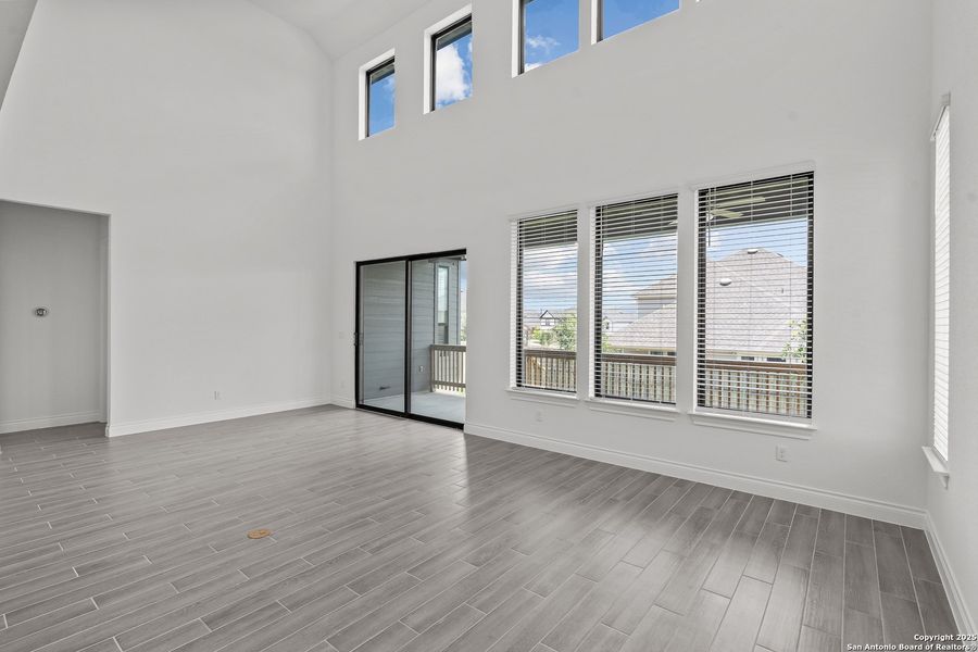 Spacious, unfurnished interior of a new home in Bison Ridge, San Antonio (Image 31). Spacious, unfurnished interior of a new home in Bison Ridge, San Antonio (Image 31).