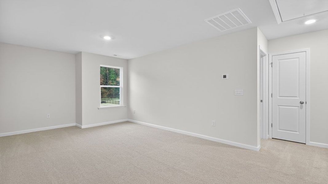 Spacious, unfurnished interior of a new home in Galvins Ridge, Sanford (Image 20).