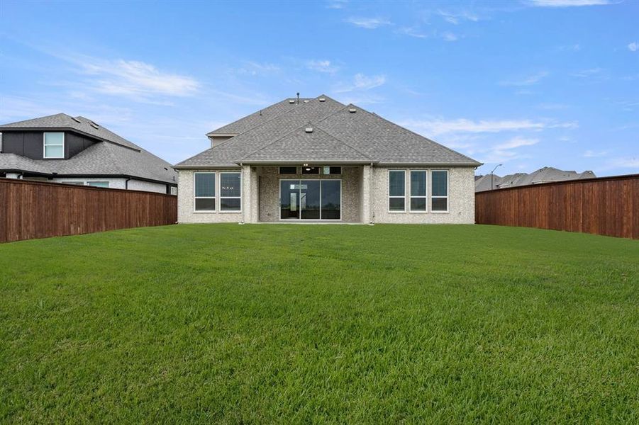 10004 Villa Verde- Back-2