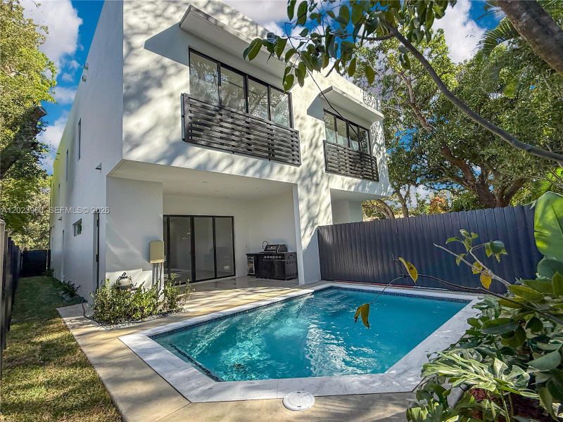 Exterior details and patio area of a home in , Miami (Image 22).
