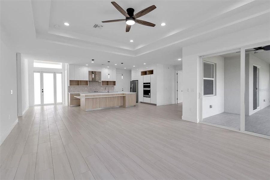 Spacious, unfurnished interior of a new home in , Punta Gorda (Image 54).
