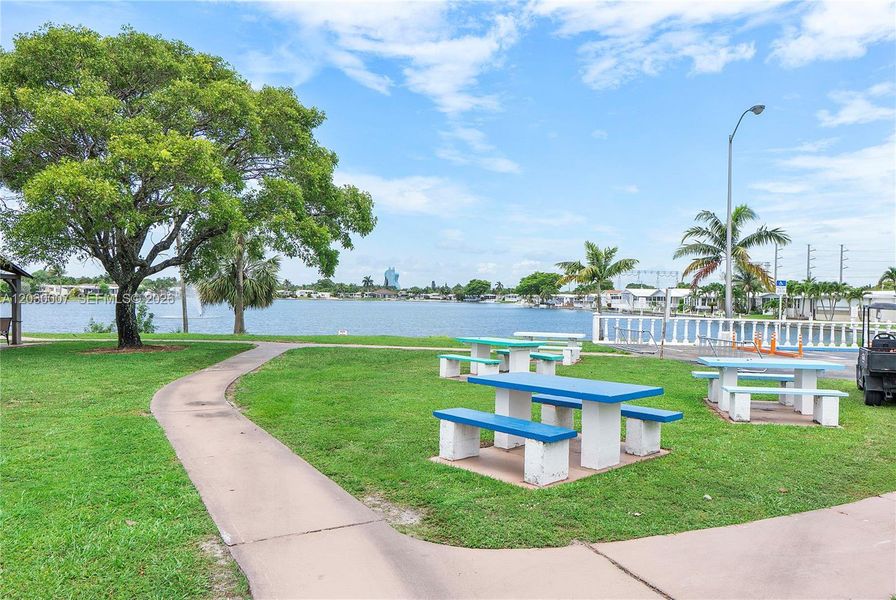 Community amenities in , Dania Beach (Image 35).