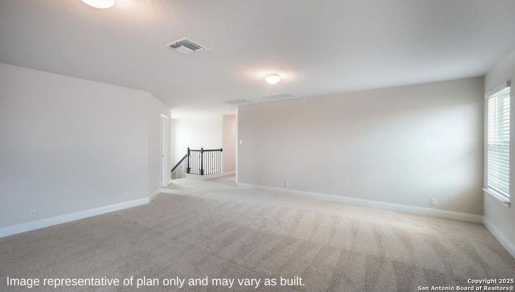 Spacious, unfurnished interior of a new home in Brookstone Creek, San Antonio (Image 20).