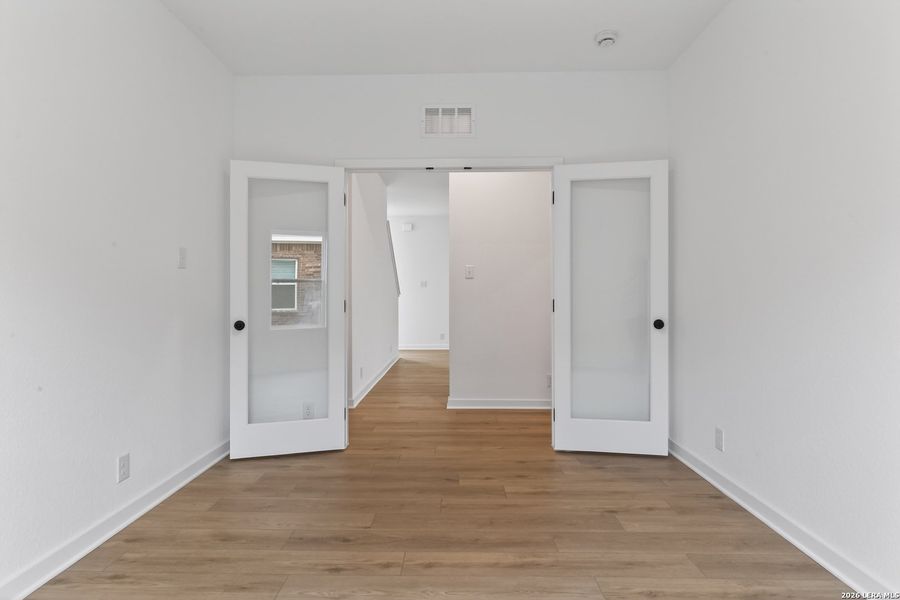 Spacious, unfurnished interior of a new home in Saddlebrook Ranch, Schertz (Image 19).