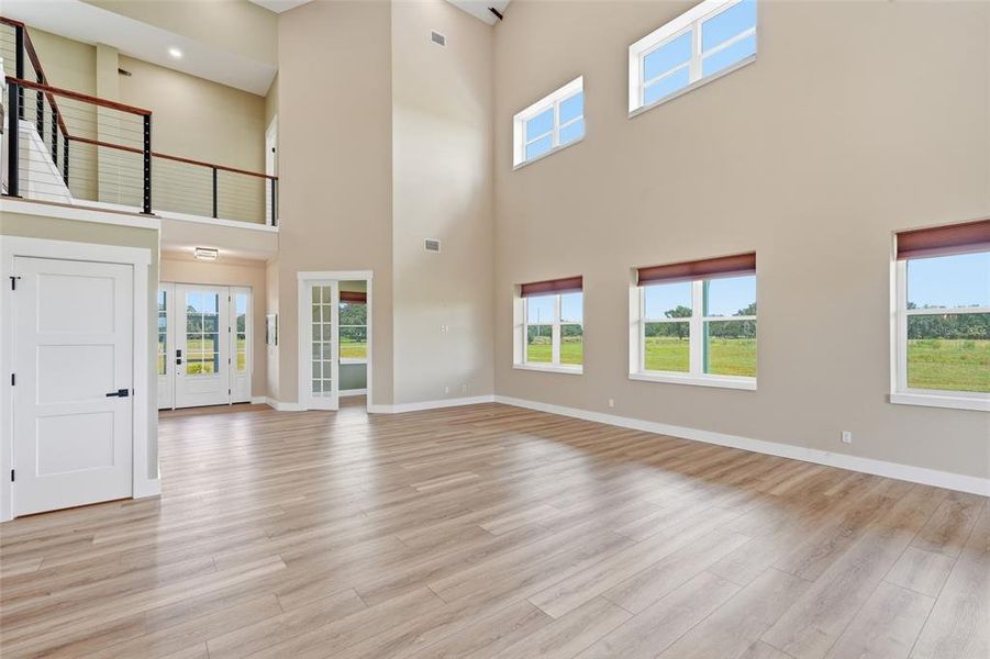 Spacious, unfurnished interior of a new home in , Arcadia (Image 38).