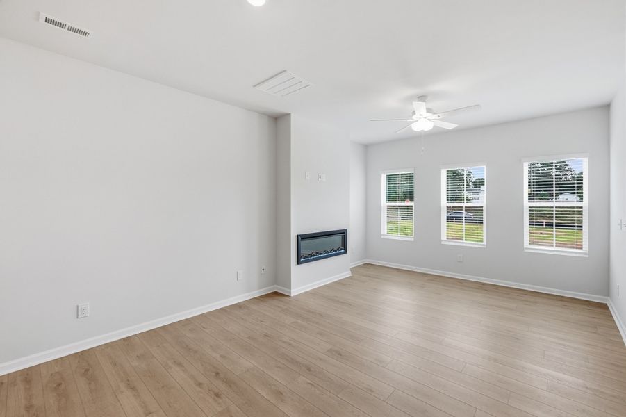 Spacious, unfurnished interior of a new home in Nichols Landing, Charlotte (Image 16).