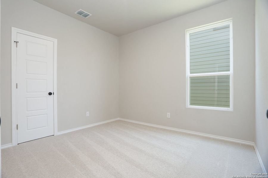 Spacious, unfurnished interior of a new home in Fairway Crossing 40s, San Antonio (Image 31).