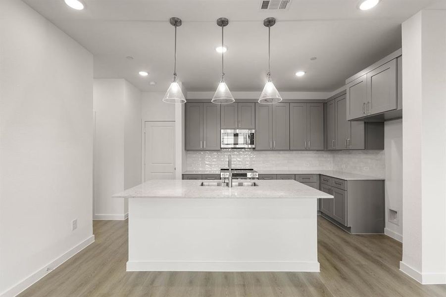 2306 Glacier-Kitchen-1
