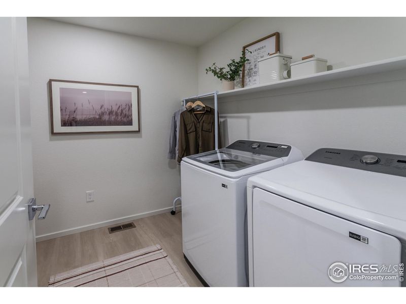 EXAMPLE PHOTO: LAUNDRY ROOM