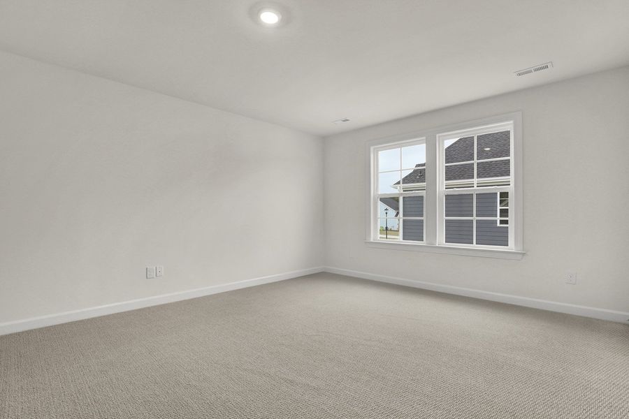 Spacious, unfurnished interior of a new home in East Wynd, Hampstead (Image 21).