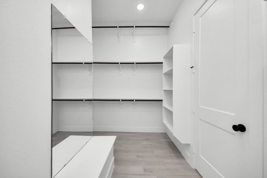 Furnished interior view inside a new home in Meridiana 50's, Manvel (Image 6).