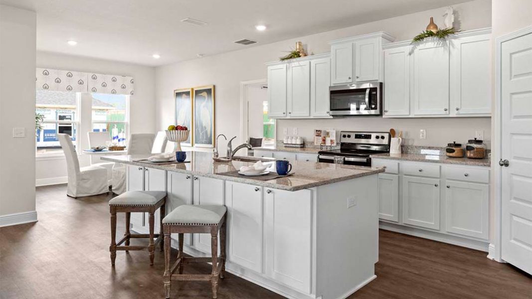 Furnished interior view inside a new home in Liberty, Panama City (Image 15).