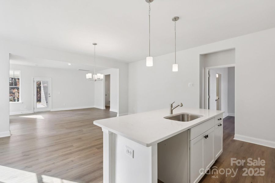 Spacious, unfurnished interior of a new home in Edgewood Preserve, Huntersville (Image 27). Spacious, unfurnished interior of a new home in Edgewood Preserve, Huntersville (Image 27).