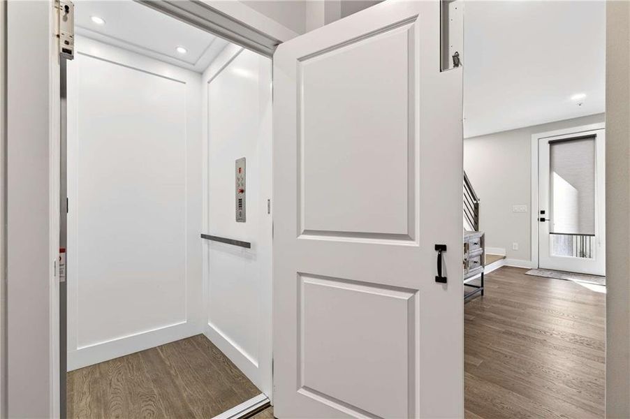 Spacious, unfurnished interior of a new home in , Atlanta (Image 21).