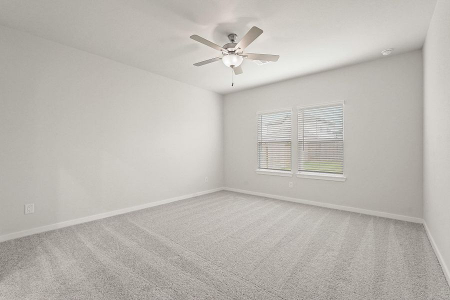 Spacious, unfurnished interior of a new home in Paloma at Sanford Farms, Waller (Image 15).