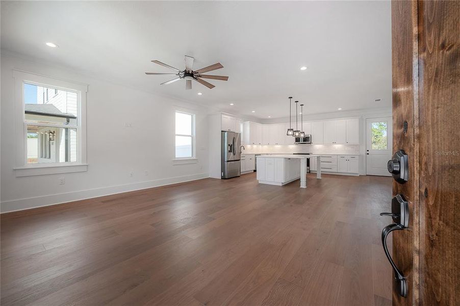 Spacious, unfurnished interior of a new home in , Tampa (Image 55). Spacious, unfurnished interior of a new home in , Tampa (Image 55).