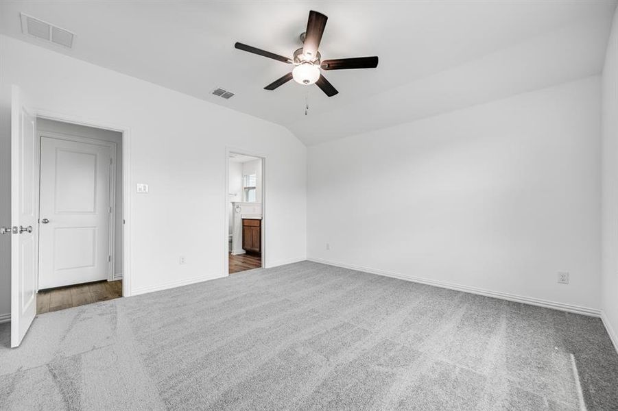 Spacious, unfurnished interior of a new home in River Ridge, Crandall (Image 29). Spacious, unfurnished interior of a new home in River Ridge, Crandall (Image 29).