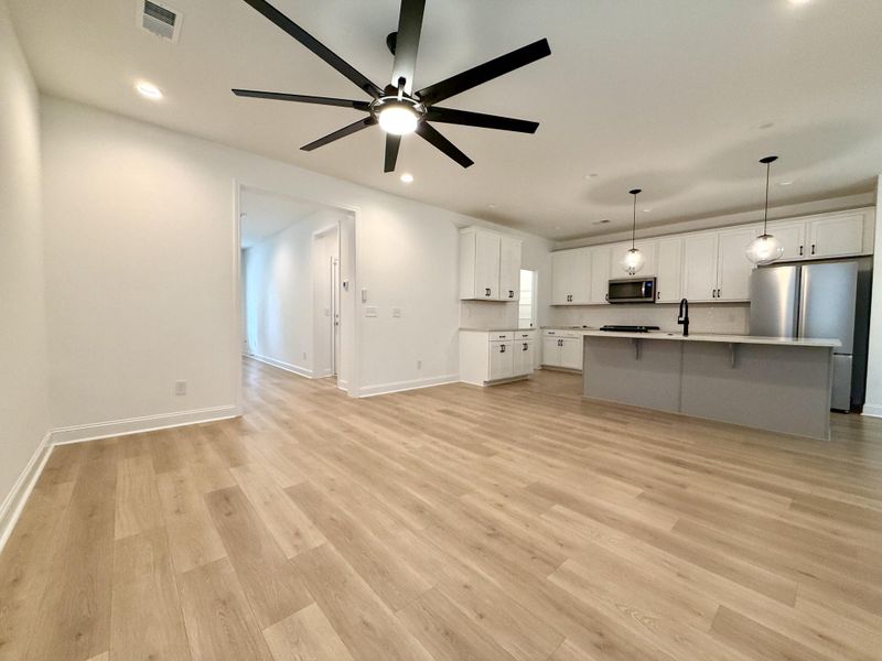 Spacious, unfurnished interior of a new home in , Charleston (Image 39).