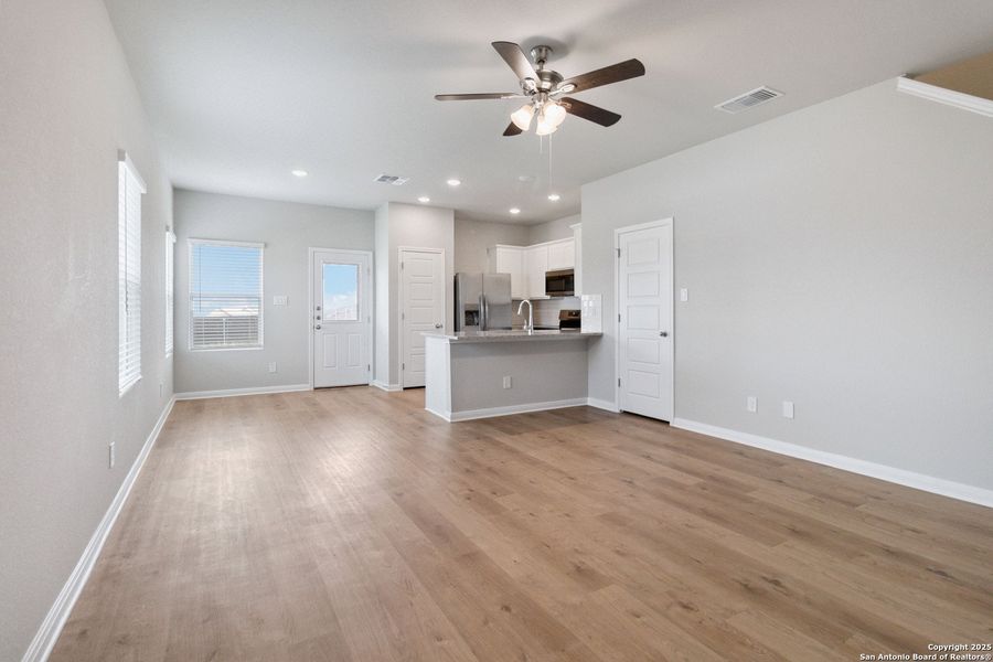 Spacious, unfurnished interior of a new home in , Converse (Image 15).