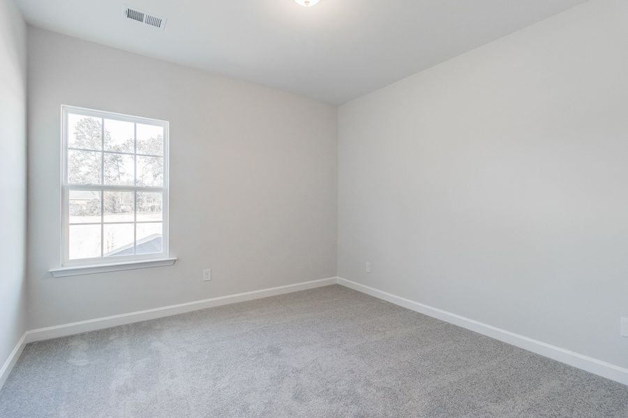 Spacious, unfurnished interior of a new home in Hendrix Farms, Lexington (Image 35).
