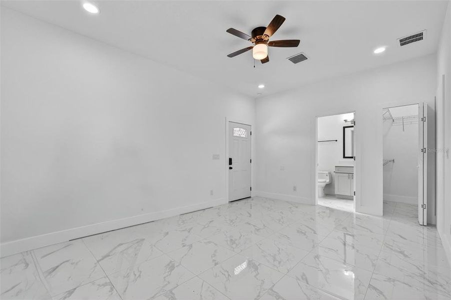 Spacious, unfurnished interior of a new home in , Thonotosassa (Image 69). Spacious, unfurnished interior of a new home in , Thonotosassa (Image 69).