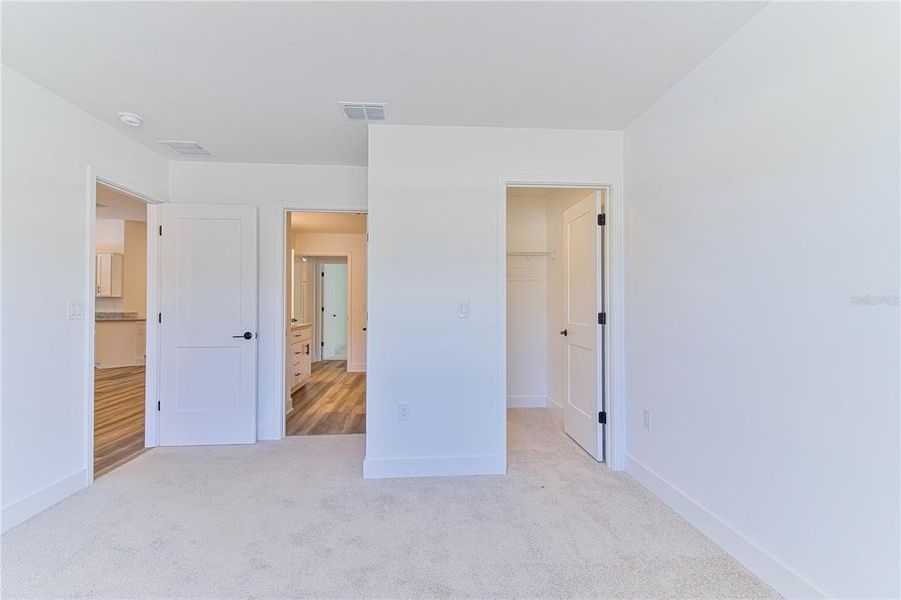 Spacious, unfurnished interior of a new home in Briarwood, Alachua (Image 31).