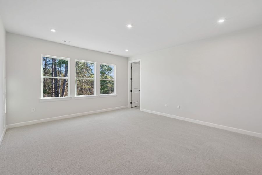 Spacious, unfurnished interior of a new home in Summit At Homestead, Chapel Hill (Image 9).