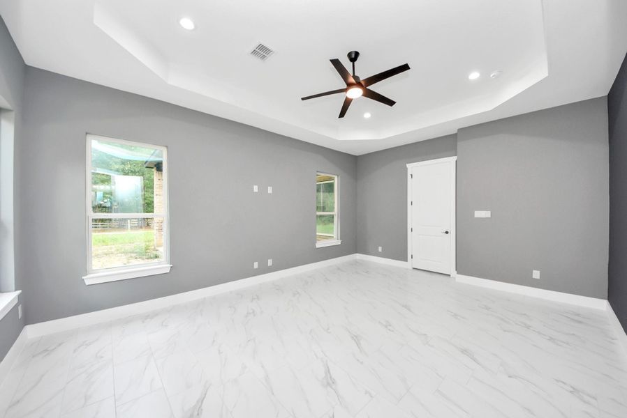 Spacious, unfurnished interior of a new home in , Dayton (Image 22).