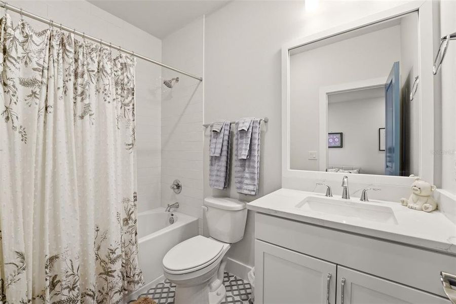 Furnished interior view inside a new home in Emerald Landing at Waterside at Lakewood Ranch – Lake Series, Sarasota (Image 51). Furnished interior view inside a new home in Emerald Landing at Waterside at Lakewood Ranch – Lake Series, Sarasota (Image 51).