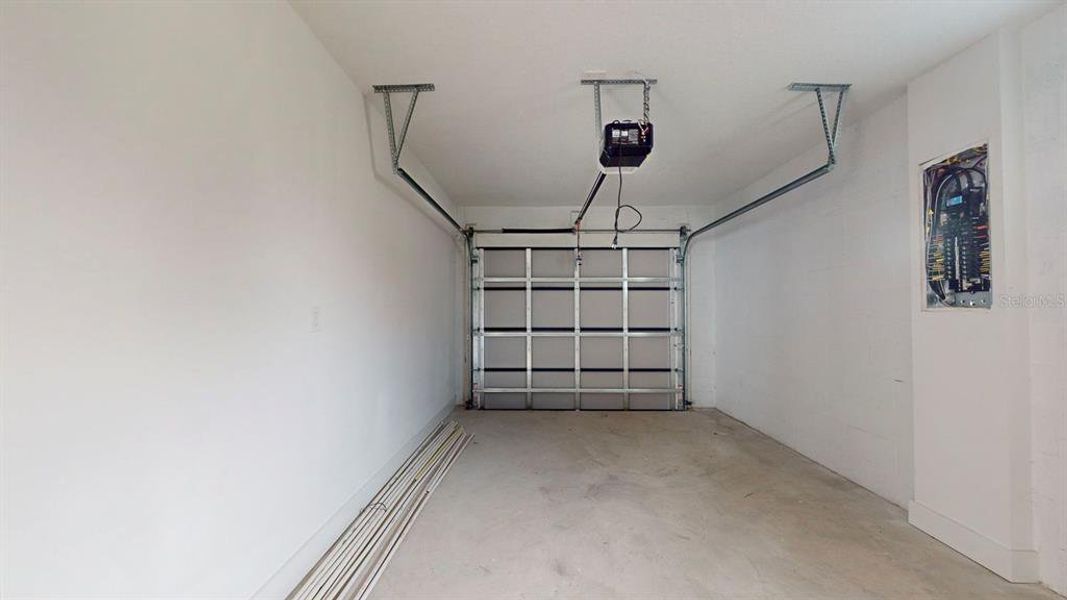 Spacious, unfurnished interior of a new home in , St. Petersburg (Image 60).