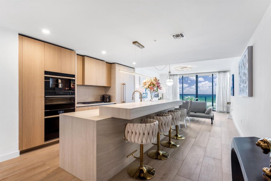 KITCHEN_RIGHT_EB