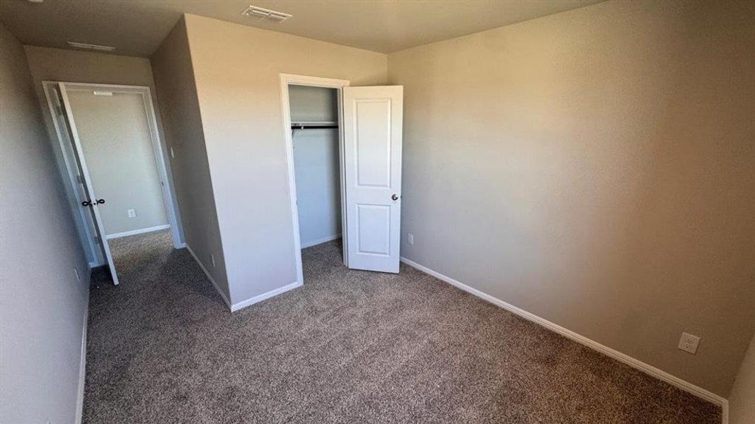 Spacious, unfurnished interior of a new home in Meadowbrook Estates, Cleburne (Image 17).