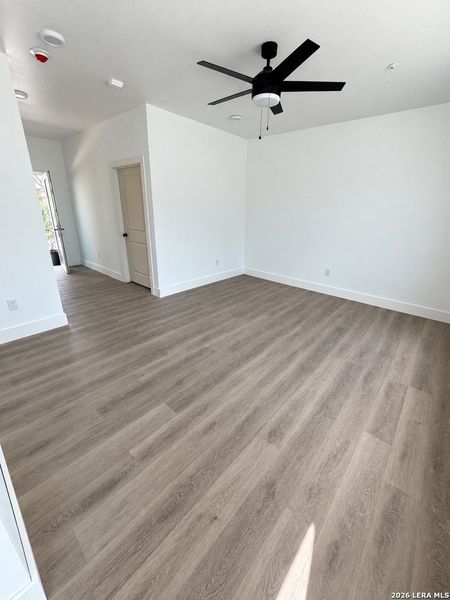 Spacious, unfurnished interior of a new home in , San Antonio (Image 4).