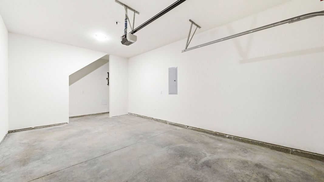 Spacious, unfurnished interior of a new home in The Arbor Townhomes, Kingsport (Image 23).