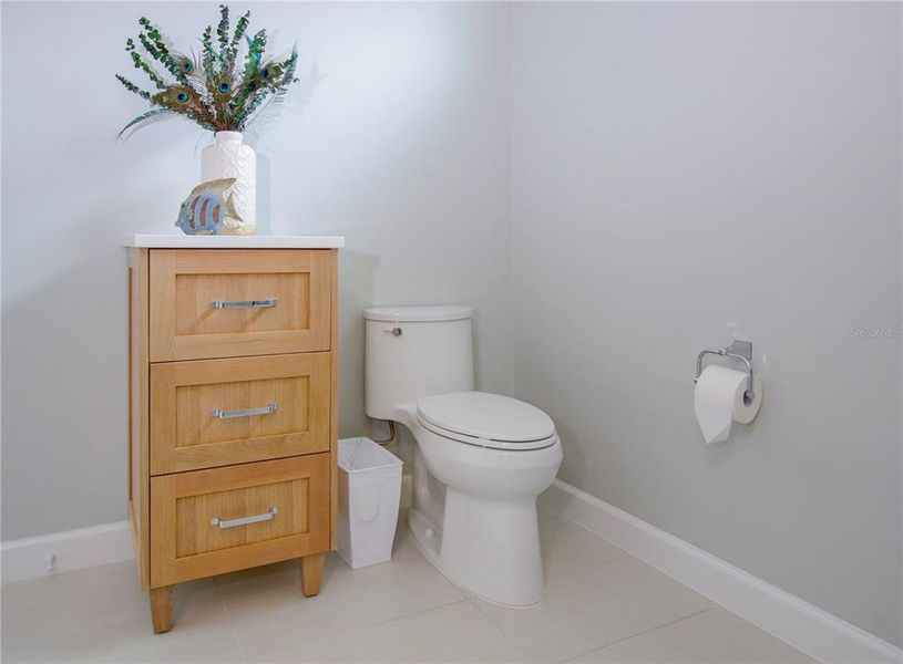 Extra storage in guest bath