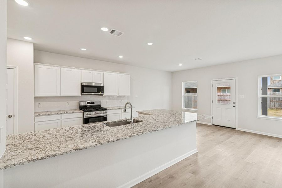 Furnished interior view inside a new home in Sierra Vista, Rosharon (Image 11).