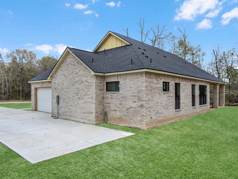 Attached Garage