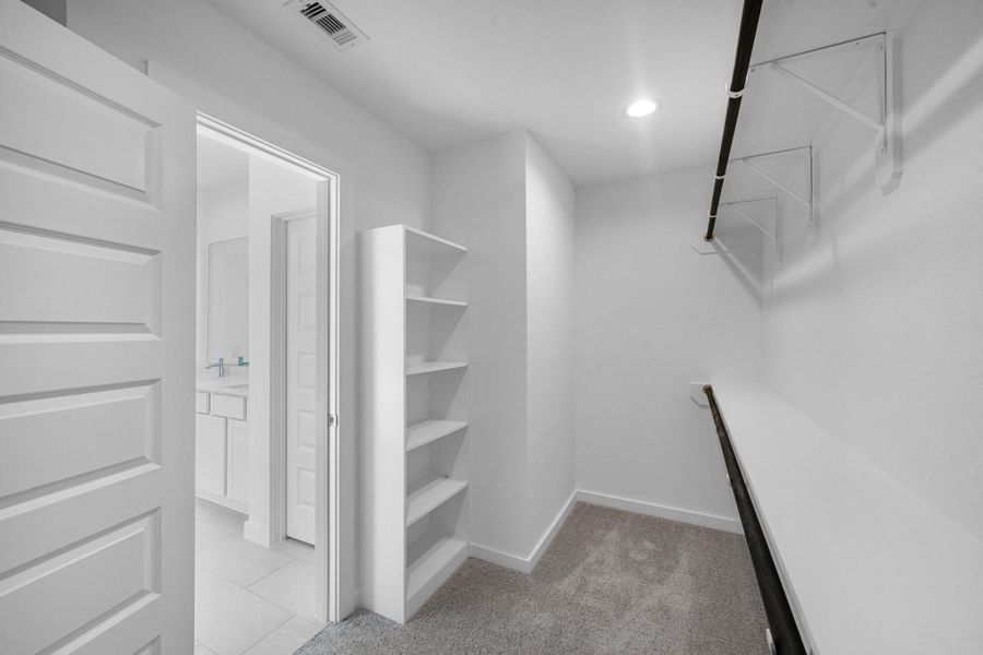 Spacious, unfurnished interior of a new home in Beacon Hill, Waller (Image 17).