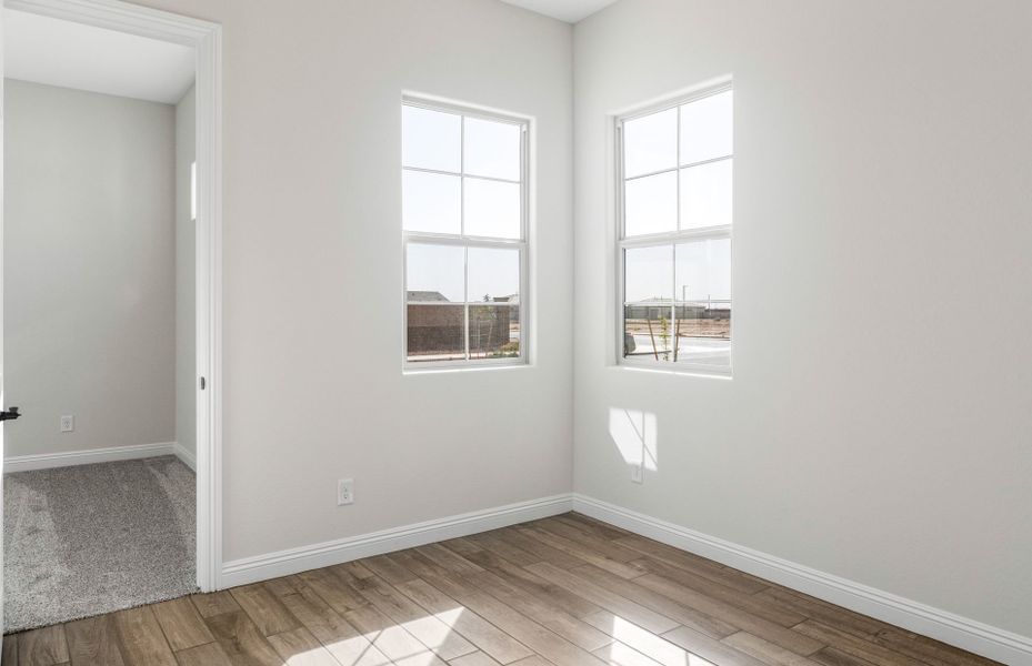 Spacious, unfurnished interior of a new home in Artisan at Asante, Surprise (Image 31). Spacious, unfurnished interior of a new home in Artisan at Asante, Surprise (Image 31).