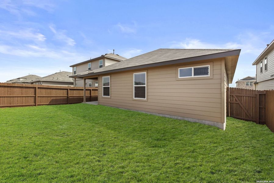 Exterior details and patio area of a home in Avenida, Converse (Image 3).