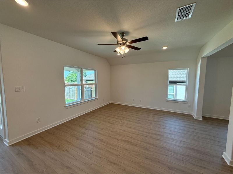 Spacious, unfurnished interior of a new home in Carillon, Manor (Image 14). Spacious, unfurnished interior of a new home in Carillon, Manor (Image 14).