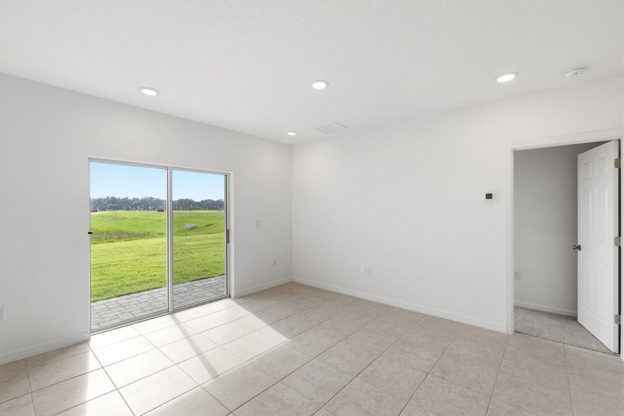 Spacious, unfurnished interior of a new home in Highfield at Twisted Oaks, Wildwood (Image 8).