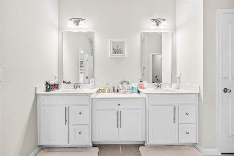 Furnished interior view inside a new home in , Ocala (Image 30).