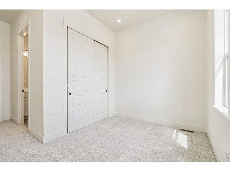 Spacious, unfurnished interior of a new home in Villa Collection, Fort Collins (Image 13).