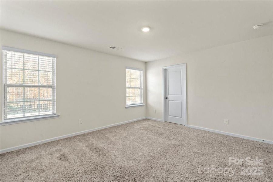 Spacious, unfurnished interior of a new home in , York (Image 24).