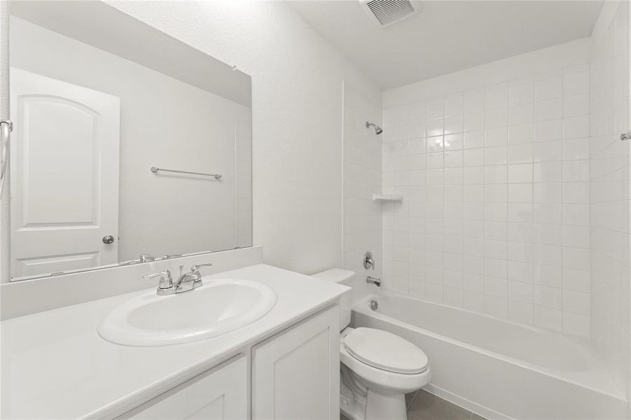 17_1072 Happy Holly, Lavon 17_1072 Happy Holly, Lavon