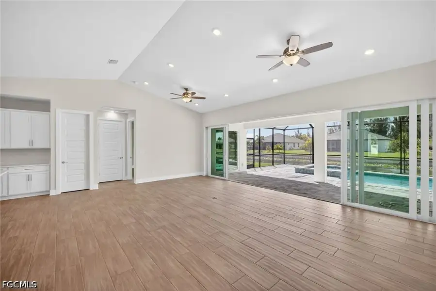 Spacious, unfurnished interior of a new home in Cape Coral, Cape Coral (Image 31).