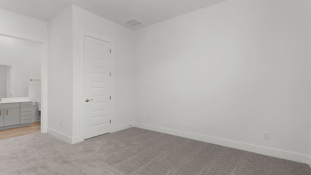 Spacious, unfurnished interior of a new home in Broken Oak, Georgetown (Image 21). Spacious, unfurnished interior of a new home in Broken Oak, Georgetown (Image 21).